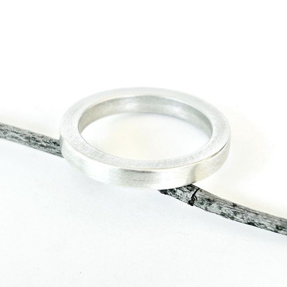 Jewelry - Artisan Minimalist .925 Sterling Silver Ring